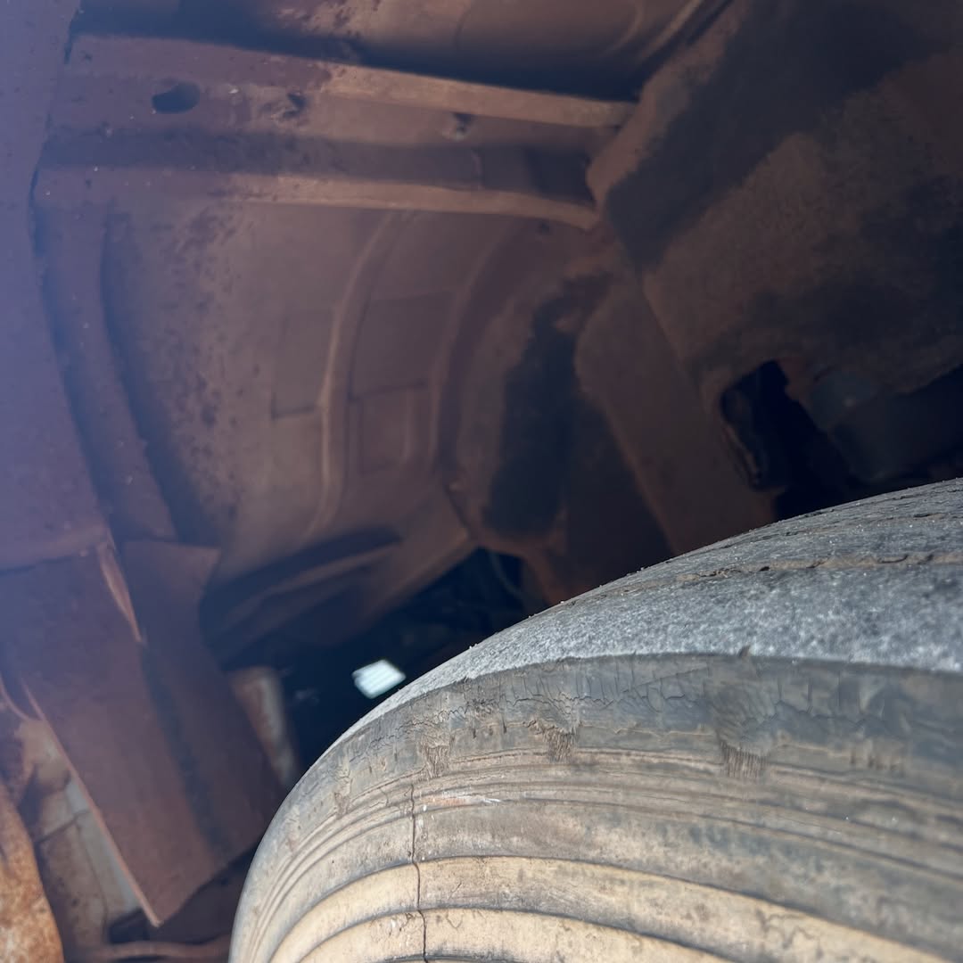 Cabine VW Constellation Usada Teto Alto Leito 2014 - Imagem 6