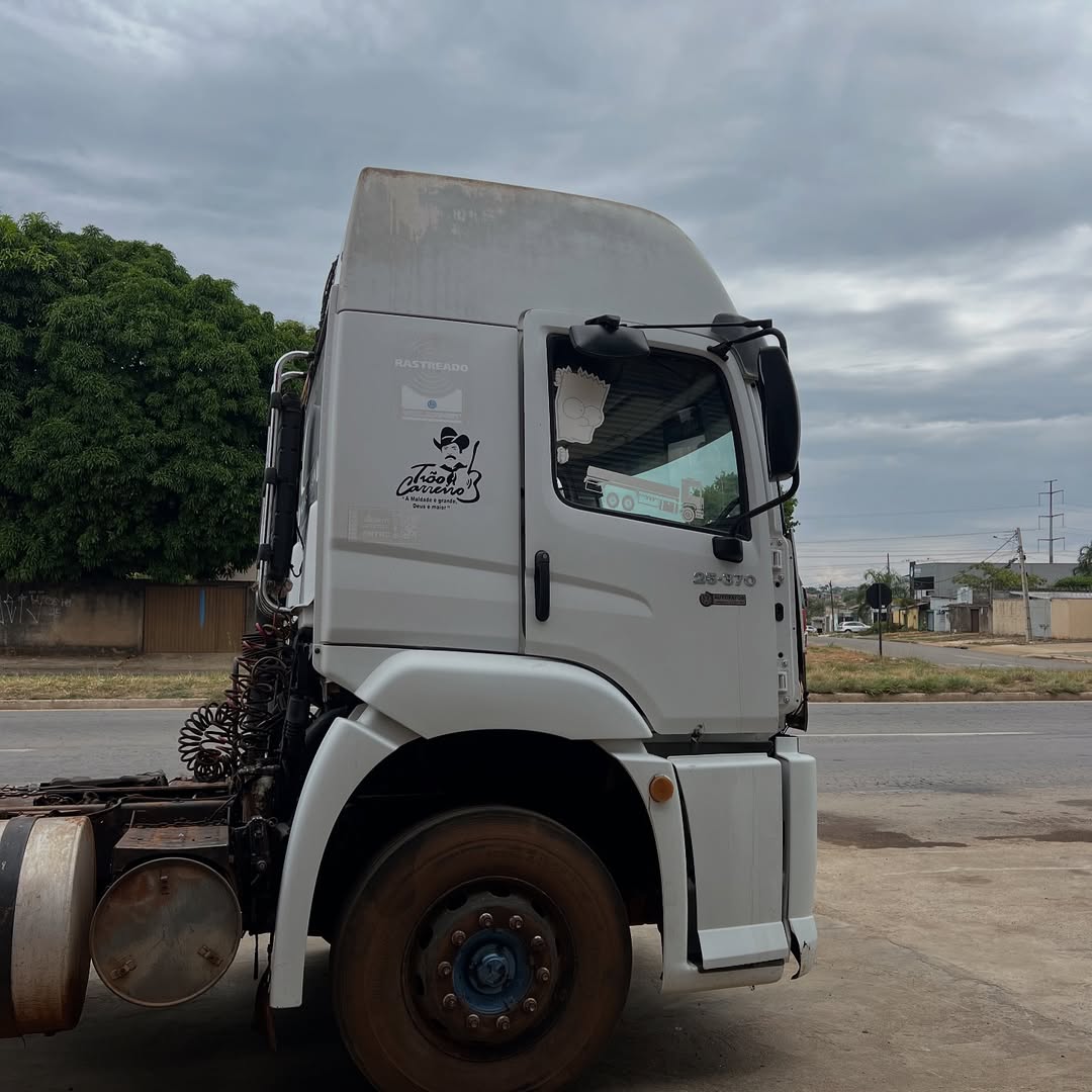 Cabine VW Constellation Usada Teto Alto Leito 2014 - Imagem 2