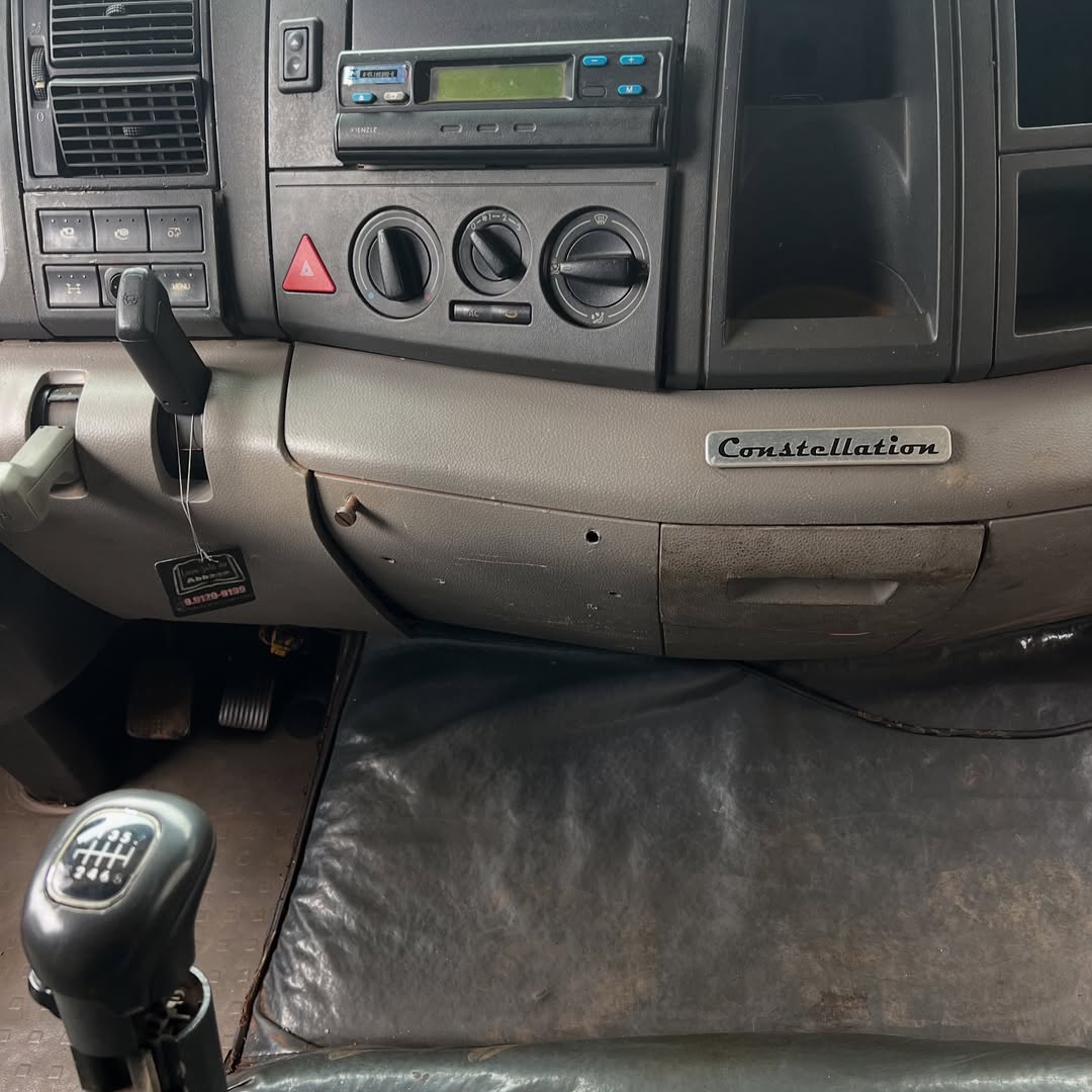Cabine VW Constellation Usada Teto Alto Leito 2014 - Imagem 4